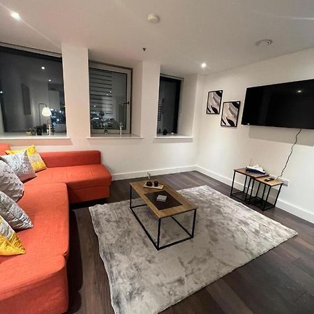 Spacious Sleep 7 Flat 20 Mins Central London Bp65 Kültér fotó