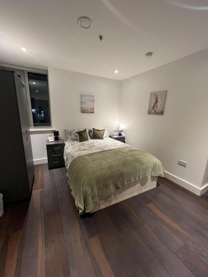 Spacious Sleep 7 Flat 20 Mins Central London Bp65 Kültér fotó